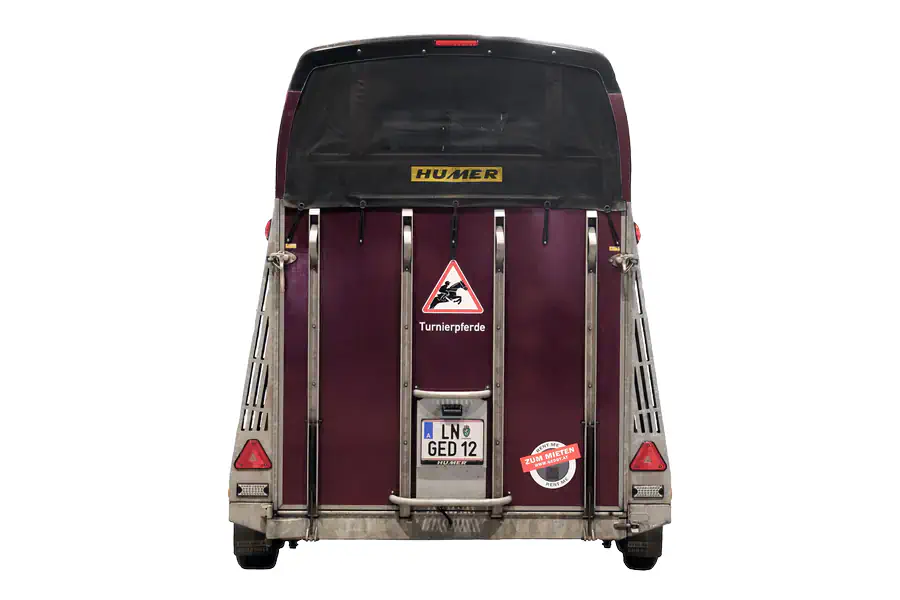 Pferdeanhänger Bücker Carline M Rückansicht - zum Mieten bei Geddy Consult GmbH